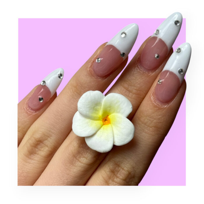 Pierścionek kwiat plumeria - obrazek 1