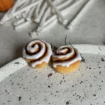 Kolczyki puchate cynamonki - obrazek 4