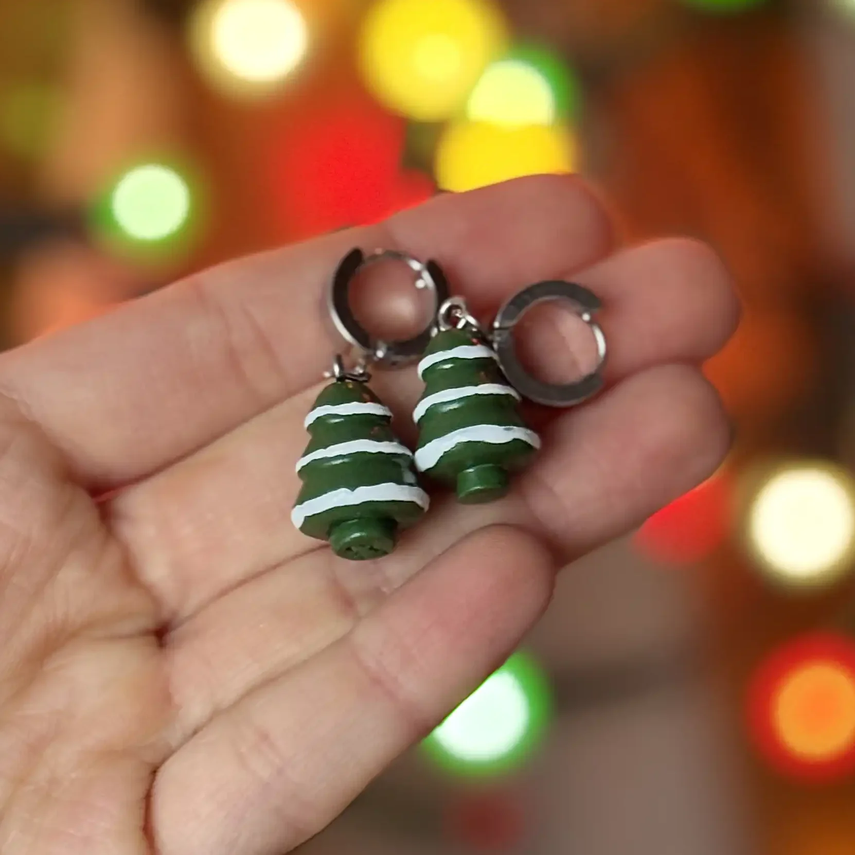 IMG_6867 Kolczyki choinki pokryte śniegiem - obrazek 1