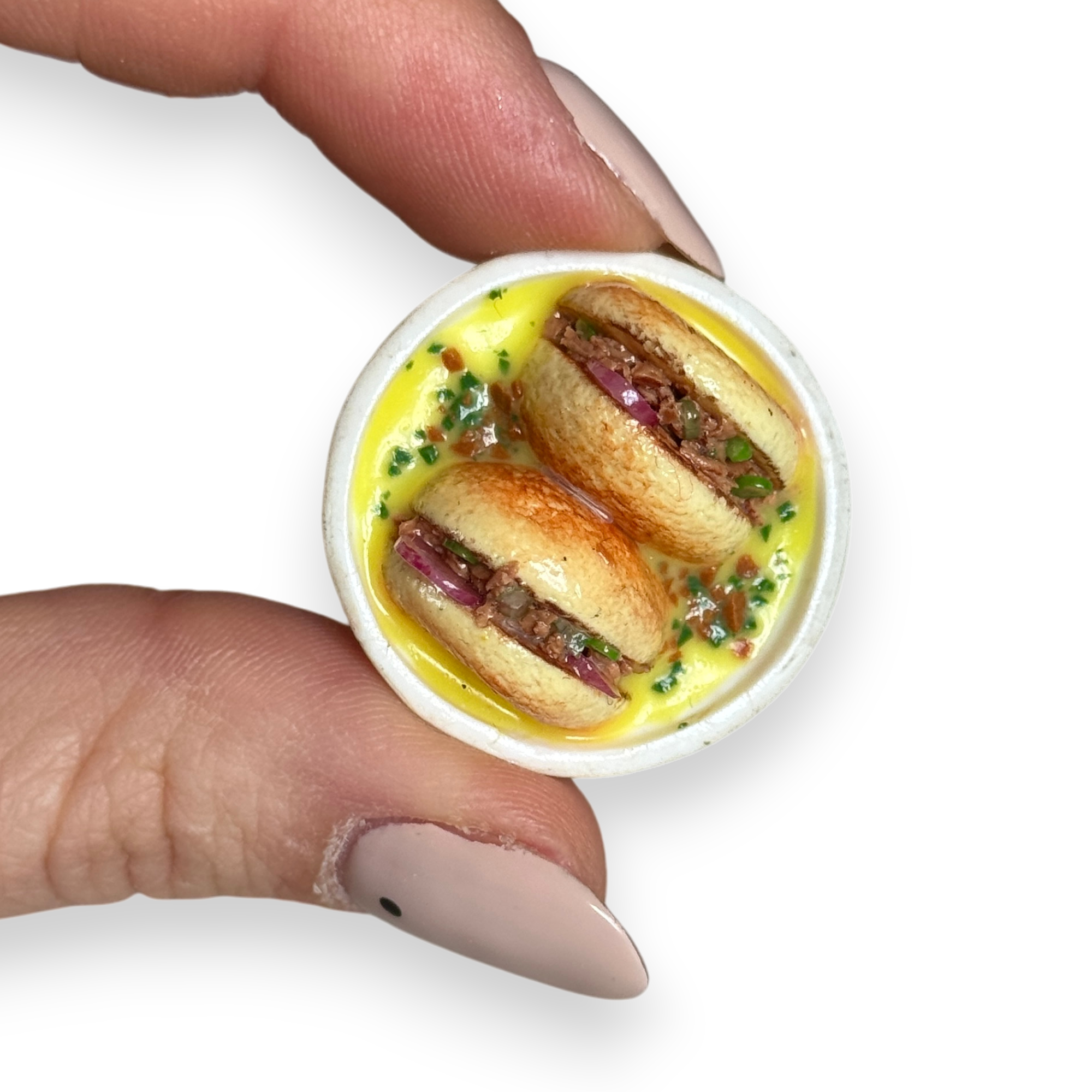 transparent-Photoroom(138) Pin BURGER na talerzu - obrazek 1